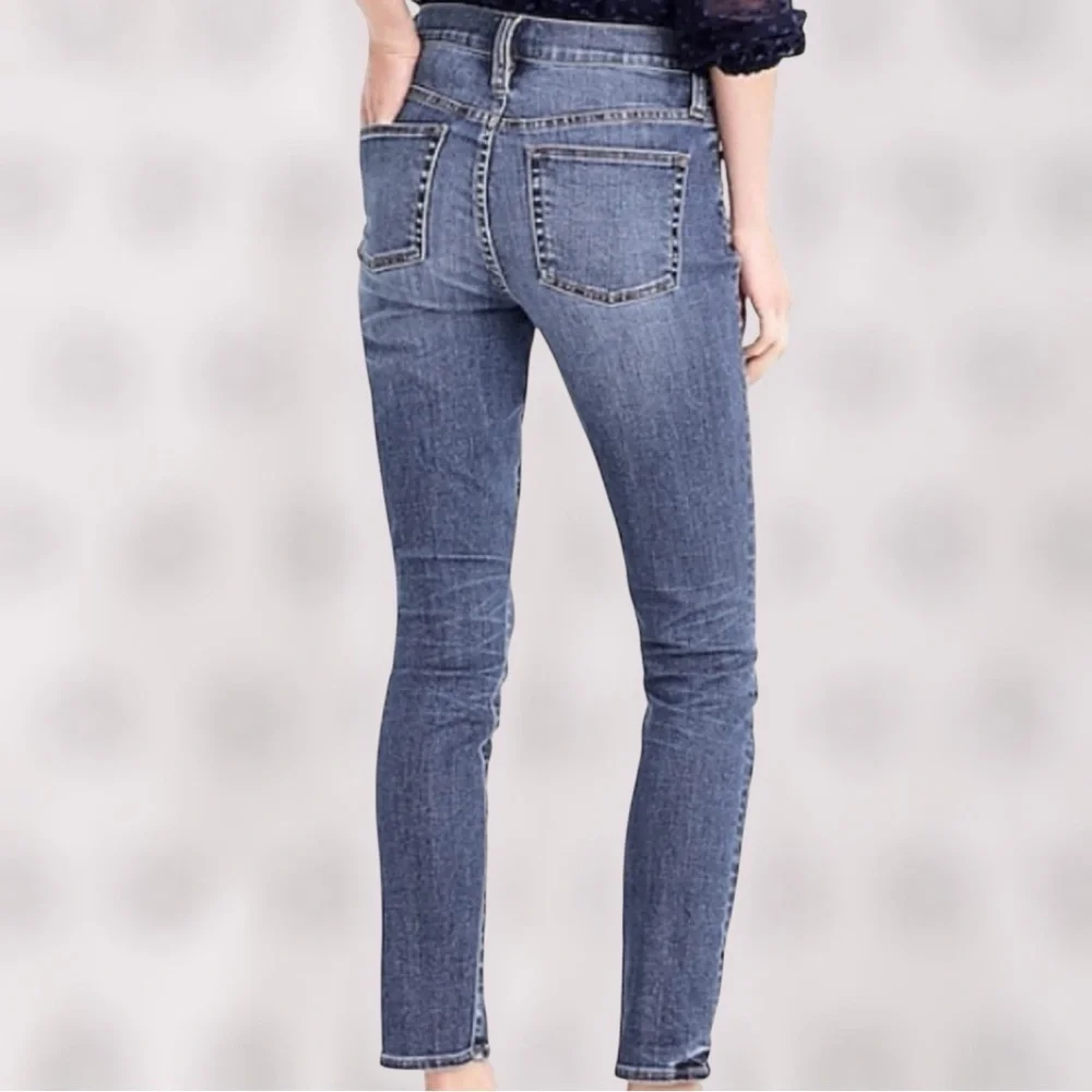 J. Crew ‘Vintage Straight Jeans’ in “Coastline” Wash Size 28